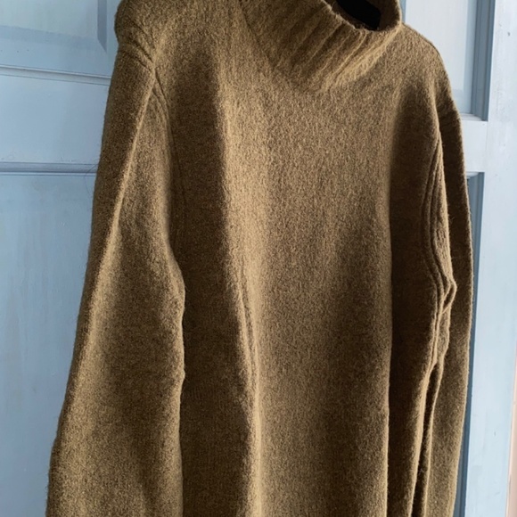 Point Sub size medium ladies olive green sweater like new - Picture 4 of 5